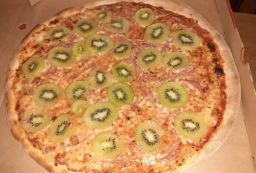 C.P. LA MANNOS HAVE A PIZZA : DANISH PIZZA