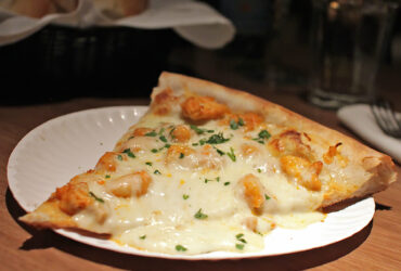 BRANCHINELLIS IN MILLER PLACE : BUFFALO CHICKEN PIZZA